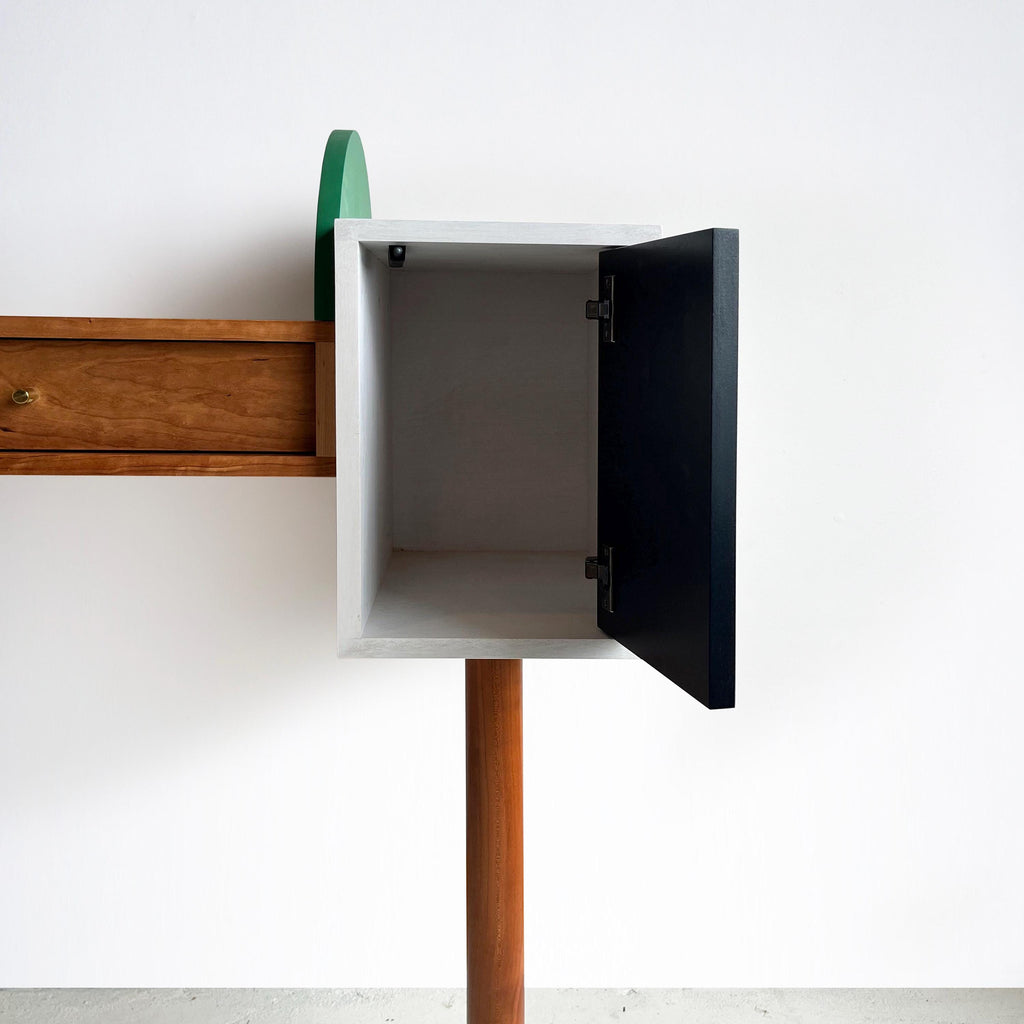 Ferris Mixed-Material Console Table — detail view 3