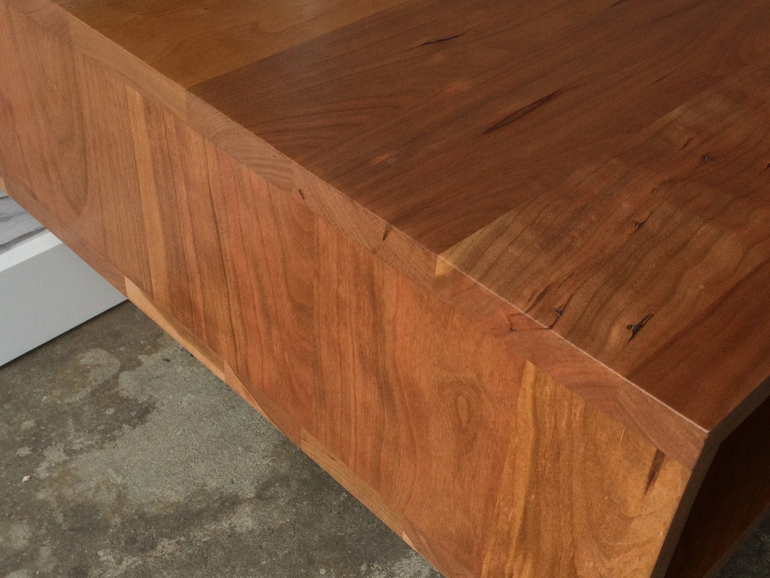 Oxelaand Solid Cherry Coffee Table — detail view 3